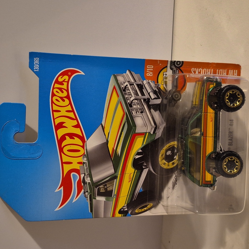 D5 Hot Wheels   chevy blazer 4x4 truck
